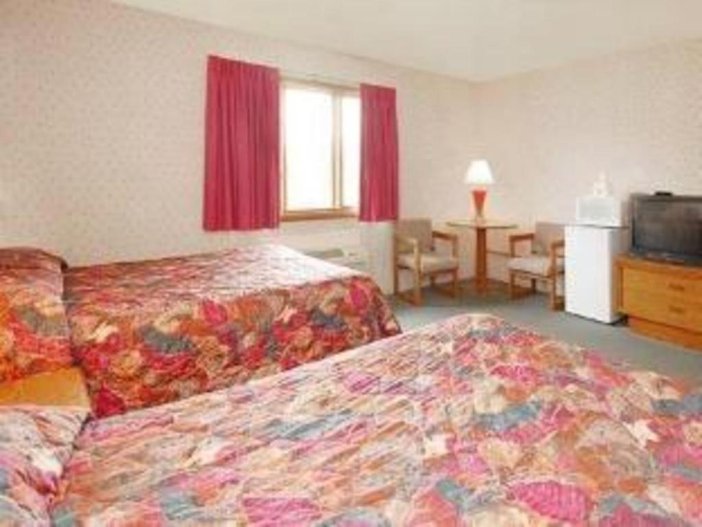 Econo Lodge Cuba I-86 Bagian luar foto