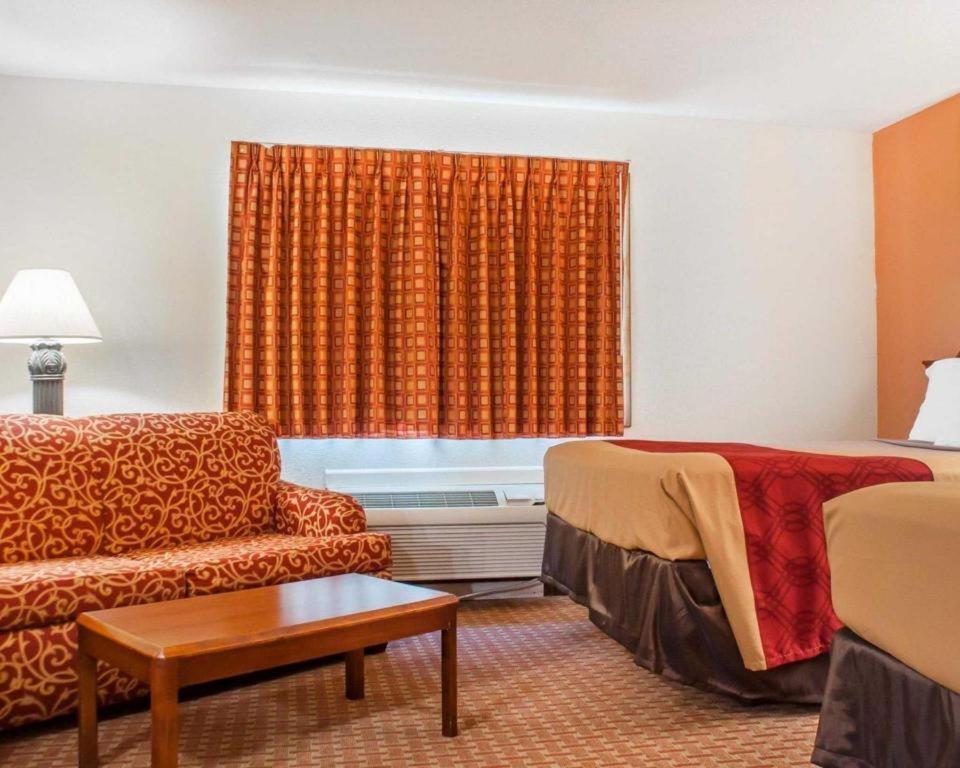 Econo Lodge Cuba I-86 Bagian luar foto