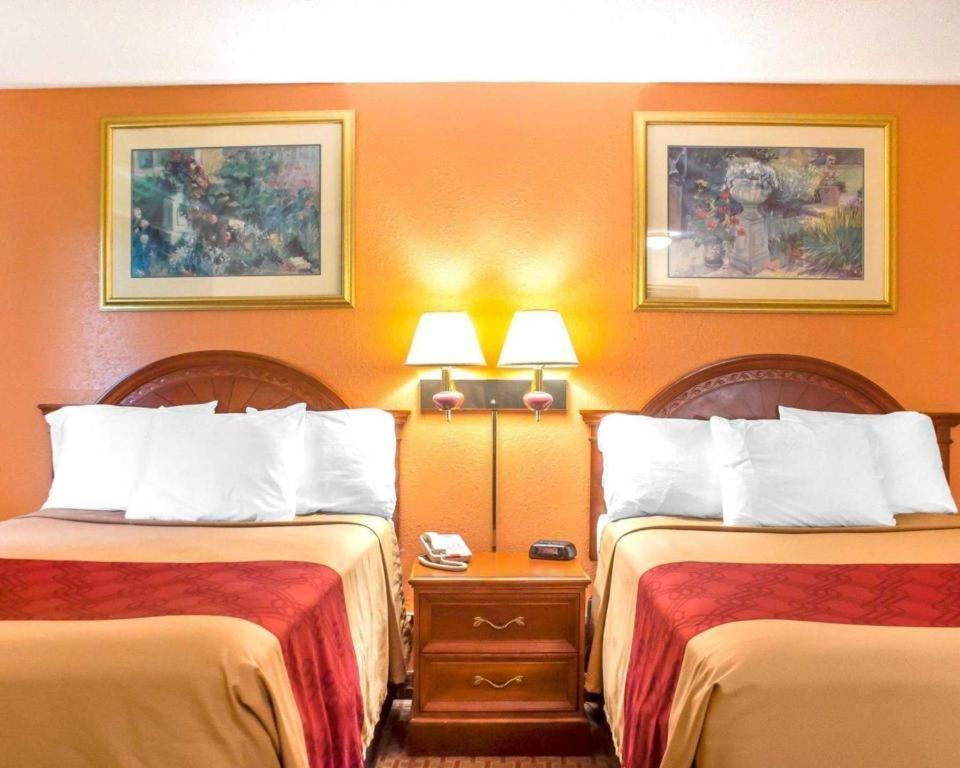 Econo Lodge Cuba I-86 Bagian luar foto