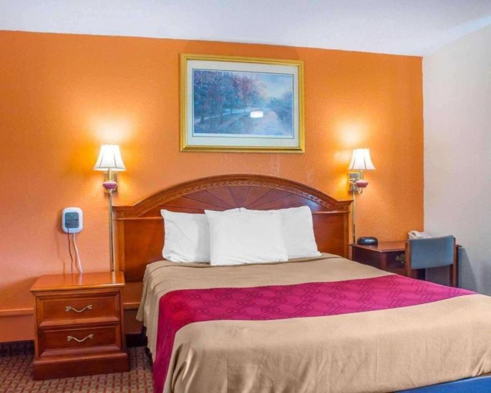 Econo Lodge Cuba I-86 Bagian luar foto
