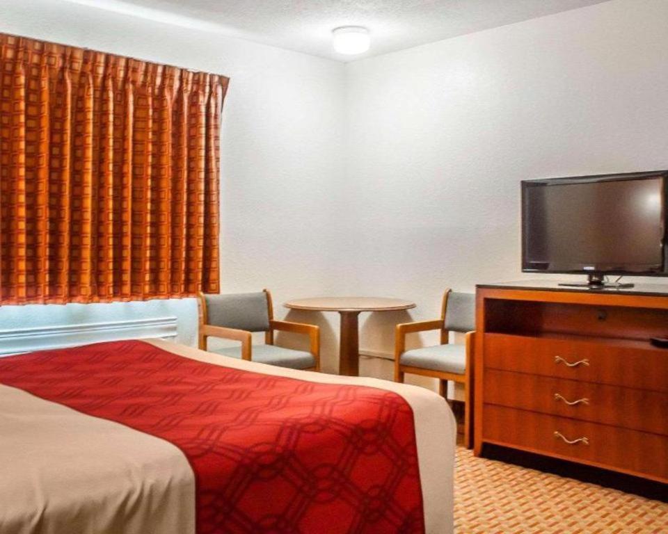 Econo Lodge Cuba I-86 Bagian luar foto