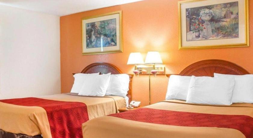 Econo Lodge Cuba I-86 Bagian luar foto