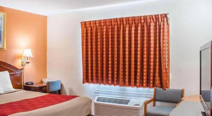 Econo Lodge Cuba I-86 Bagian luar foto