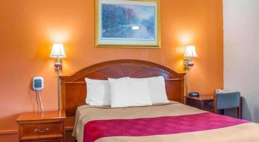 Econo Lodge Cuba I-86 Bagian luar foto
