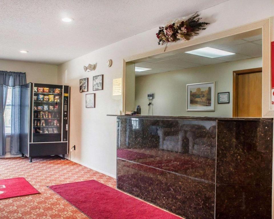 Econo Lodge Cuba I-86 Bagian luar foto